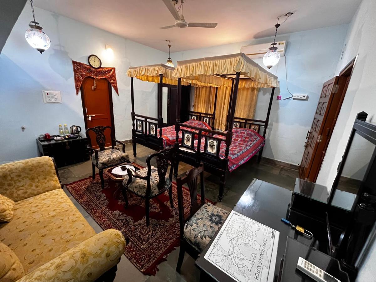 Sharad Baug Homestay Bhuj Luaran gambar